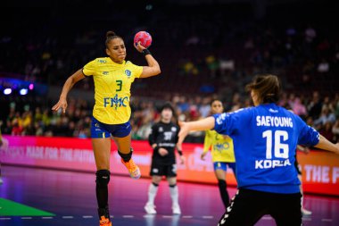 DORTMUND, GERMANY - 3 Aralık 2025: Priscilado Nascimento Martinez Alexandra - 2025 Dünya Bayanlar Hentbol Şampiyonası - Westfallenhalle 'de Güney Kore' ye karşı.