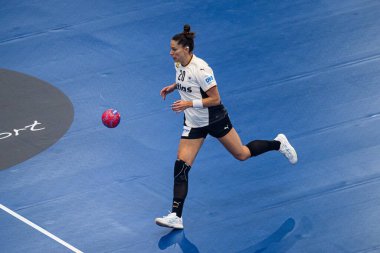 DORTMUND, GERMANY - 4 Aralık 2025: Emily Vogel - Dünya Bayanlar Hentbol Şampiyonası 2025 Karadağ, Westfallenhalle 'de Almanya' ya karşı.