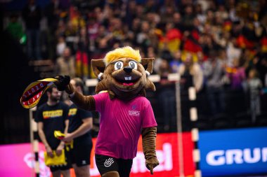 DORTMUND, GERMANY - 4 Aralık 2025: Maskot - 2025 Dünya Bayanlar Hentbol Şampiyonası 2025 Karadağ Almanya 'ya karşı Westfallenhalle' de.