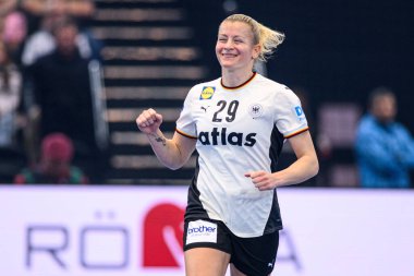 DORTMUND, GERMANY - 4 Aralık 2025: Maskot - 2025 Dünya Bayanlar Hentbol Şampiyonası 2025 Karadağ Almanya 'ya karşı Westfallenhalle' de.