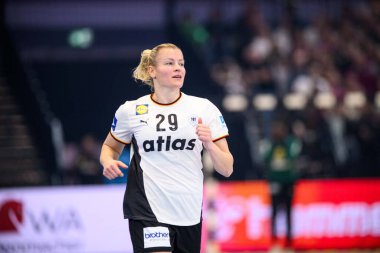 DORTMUND, GERMANY - 4 Aralık 2025: Maskot - 2025 Dünya Bayanlar Hentbol Şampiyonası 2025 Karadağ Almanya 'ya karşı Westfallenhalle' de.