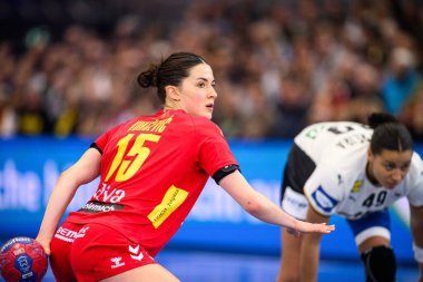 DORTMUND, GERMANY - 4 Aralık 2025: Jelena Vukceviç - Dünya Bayanlar Hentbol Şampiyonası 2025 Karadağ, Westfallenhalle 'de Almanya' ya karşı.