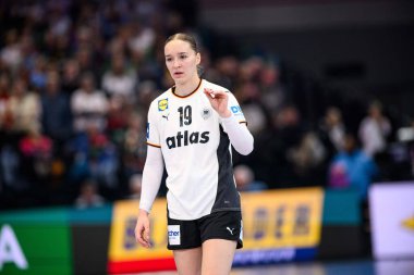 DORTMUND, GERMANY - 4 Aralık 2025: Nieke Kuhne - Dünya Bayanlar Hentbol Şampiyonası 2025 Karadağ, Almanya 'ya karşı Westfallenhalle' de.