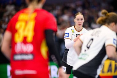 DORTMUND, GERMANY - 4 Aralık 2025: Nieke Kuhne - Dünya Bayanlar Hentbol Şampiyonası 2025 Karadağ, Almanya 'ya karşı Westfallenhalle' de.