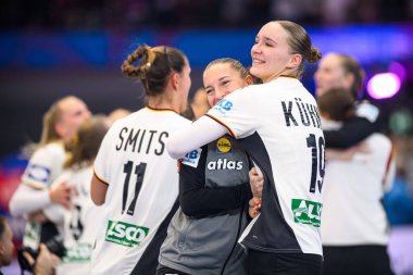 DORTMUND, GERMANY - 4 Aralık 2025: Nieke Kuhne - Dünya Bayanlar Hentbol Şampiyonası 2025 Karadağ, Almanya 'ya karşı Westfallenhalle' de.