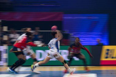 DORTMUND, GERMANY - 4 ARALIK, 2025 Kadınlar Hentbol Dünya Şampiyonası 2025 İspanya 'ya karşı Westfallenhalle' de.