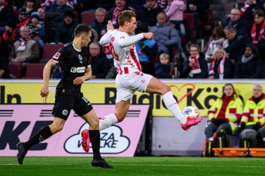 COLOGNE, GERMANY - 6 ARALIK, 2025: 1.FC Koeln-St. Pauli maçı Rhein Enerji Stadyumu 'nda.