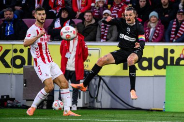 COLOGNE, GERMANY - 6 Aralık 2025: Jackson Irvine - Bundesliga 1.FC Koeln-St. Pauli maçı Rhein Enerji Stadyumu 'nda.