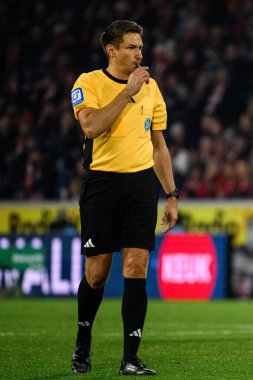 COLOGNE, GERMANY - 6 ARALIK, 2025: Tobias Reichel - 1.FC Koeln-St. Pauli futbol maçı Rhein Enerji Stadyumu 'nda.