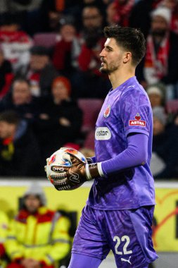 COLOGNE, GERMANY - 6 ARALIK, 2025: Nikola Vasilj - 1.FC Koeln-St. Pauli futbol maçı Rhein Enerji Stadyumu 'nda.