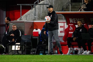 COLOGNE, GERMANY - 6 ARALIK, 2025: Alexander Blessin - 1.FC Koeln-St. Pauli futbol maçı Rhein Enerji Stadyumu 'nda.