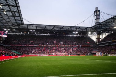COLOGNE, GERMANY - 6 ARALIK, 2025: 1.FC Koeln-St. Pauli maçı Rhein Enerji Stadyumu 'nda.