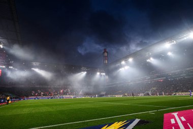 COLOGNE, GERMANY - 6 ARALIK, 2025: 1.FC Koeln-St. Pauli maçı Rhein Enerji Stadyumu 'nda.
