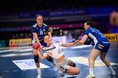 DORTMUND, GERMANY - 6 Aralık 2025: Jana Mittun - Kadınlar Hentbol Dünya Şampiyonası 2025 Faroe Adası - Westfallenhalle Adası.