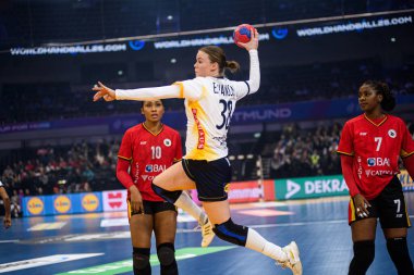 DORTMUND, GERMANY - 7 ARALIK, 2025: Hansson Elin - Kadınlar Hentbol Dünya Şampiyonası 2025 Angola, Westfallenhalle 'de İsveç' e karşı.