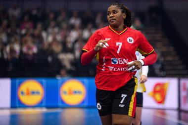 DORTMUND, GERMANY - 7 Aralık 2025: Rosario Dolores Palmira Lingombe Do - Dünya Bayanlar Hentbol Şampiyonası 2025 Angola - Westfallenhalle 'de İsveç' e karşı.