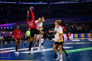 DORTMUND, GERMANY - 7 Aralık 2025: Kassoma Albertina Da Cruz - Kadınlar Hentbol Dünya Şampiyonası 2025 Angola ile İsveç Westfallenhalle karşılaşması.