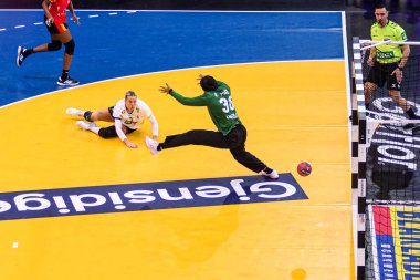 DORTMUND, GERMANY - 7 Aralık 2025: Lerby Clara, Paulo Eliane Mota - Kadınlar Hentbol Dünya Şampiyonası 2025 Angola, Westfallenhalle 'de İsveç' e karşı.