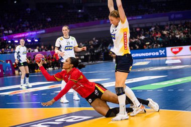 DORTMUND, GERMANY - 7 Aralık 2025: Kassoma Albertina Da Cruz - Kadınlar Hentbol Dünya Şampiyonası 2025 Angola ile İsveç Westfallenhalle karşılaşması.