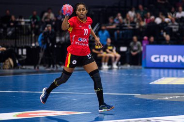 DORTMUND, GERMANY - 7 Aralık 2025: Quizelete Marilia Jacinta Jose - Kadınlar Hentbol Dünya Şampiyonası 2025 Angola, Westfallenhalle 'de İsveç' e karşı.