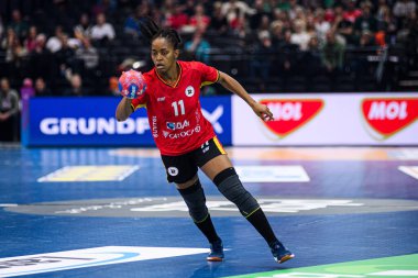 DORTMUND, GERMANY - 7 Aralık 2025: Quizelete Marilia Jacinta Jose - Kadınlar Hentbol Dünya Şampiyonası 2025 Angola, Westfallenhalle 'de İsveç' e karşı.