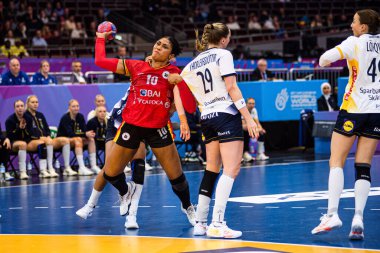 DORTMUND, GERMANY - 7 Aralık 2025: Kassoma Albertina Da Cruz - Kadınlar Hentbol Dünya Şampiyonası 2025 Angola ile İsveç Westfallenhalle karşılaşması.