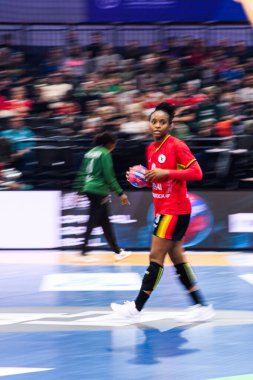 DORTMUND, GERMANY - 7 Aralık 2025: Paulo Helena Gilda Simao - Dünya Kadınlar Hentbol Şampiyonası 2025 Angola - Westfallenhalle 'de İsveç' e karşı.