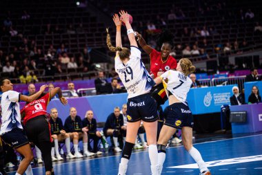 DORTMUND, GERMANY - 7 Aralık 2025: Nenganga Vilma Pegado - Kadınlar Hentbol Dünya Şampiyonası 2025 Angola - Westfallenhalle 'de İsveç' e karşı.