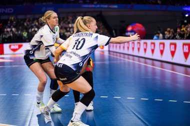 DORTMUND, GERMANY - 7 ARALIK, 2025 Kadınlar Hentbol Dünya Şampiyonası 2025 Angola İsveç 'e karşı Westfallenhalle' de.