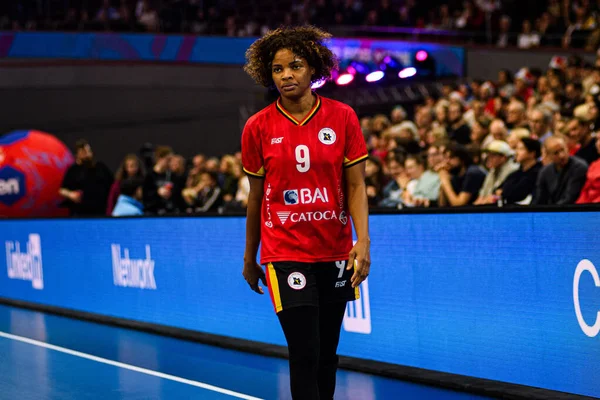 DORTMUND, GERMANY - 7 Aralık 2025: Santos Natalia Maria Bernardo Dos - Dünya Kadınlar Hentbol Şampiyonası 2025 Angola - Westfallenhalle 'de İsveç' e karşı.