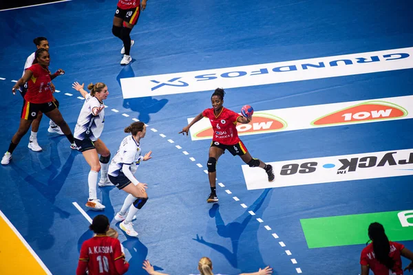 DORTMUND, GERMANY - 7 ARALIK, 2025 Machado Juliana Jose - Kadınlar Hentbol Dünya Şampiyonası 2025 Angola, Westfallenhalle 'de İsveç' e karşı.