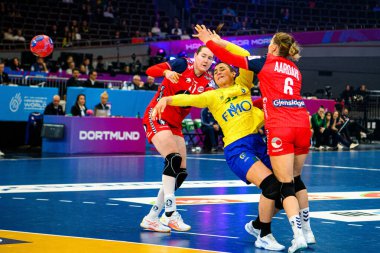 DORTMUND, GERMANY - 7 Aralık 2025: Guarieiro Giulia - Dünya Bayanlar Hentbol Şampiyonası 2025 Norveç - Brezilya - Westfallenhalle.