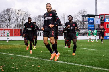 LEVERKUSEN, GERMANY - 10 ARALIK, 2025: gol, Montrell Culbreath - UEFA Gençlik Ligi Bayer 04 Leverkusen - Bayena United Newcastle maçı.
