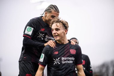 LEVERKUSEN, GERMANY - 10 ARALIK, 2025: Ferdinand Pohl, gol - UEFA Gençlik Ligi Bayer 04 Leverkusen-Newcastle United maçında Bayena United.