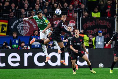 LEVERKUSEN, ALMANY - 10 ARALIK 2025: Arthur, Joelinton - UEFA Şampiyonlar Ligi, Bayer 04 Leverkusen - Newcastle United maçı Bayena 'da.