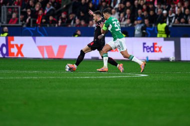 LEVERKUSEN, GERMANY - 10 ARALIK 2025: Aleix Garcia, Bruno Guimaraes - UEFA Şampiyonlar Ligi, Bayer 04 Leverkusen-Newcastle United maçı Bayena 'da.