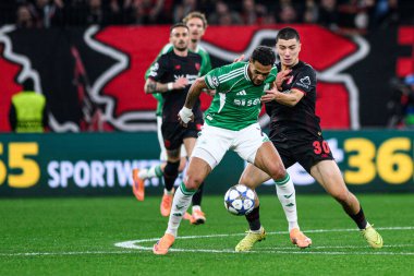 LEVERKUSEN, GERMANY - 10 ARALIK 2025: Joelinton, İbrahim Maza - UEFA Şampiyonlar Ligi, Bayer 04 Leverkusen-Newcastle United maçı Bayena 'da.