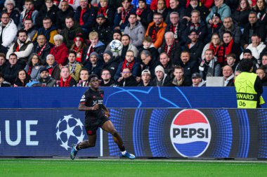 LEVERKUSEN, GERMANY - 10 ARALIK, 2025: - UEFA Şampiyonlar Ligi, Bayer 04 Leverkusen-Newcastle United maçı Bayarena 'da.