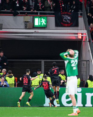 LEVERKUSEN, GERMANY - 10 ARALIK 2025: Alejandro Grimaldo, gol - UEFA Şampiyonlar Ligi, Bayer 04 Leverkusen-Newcastle United maçı Bayena 'da.