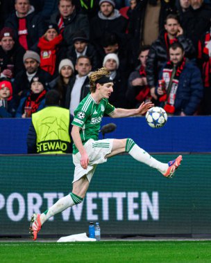 LEVERKUSEN, GERMANY - 10 ARALIK 2025: Anthony Gordon - UEFA Şampiyonlar Ligi, Bayer 04 Leverkusen - Newcastle United maçı Bayarena 'da.