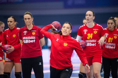 DORTMUND, GERMANY - 9 Aralık 2025: Ivona Paviceviç - Dünya Bayanlar Hentbol Şampiyonası 2025 Norveç ve Karadağ Westfallenhalle 'de karşı karşıya.