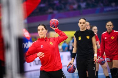 DORTMUND, GERMANY - 9 Aralık 2025: Jelena Vukceviç - Dünya Bayanlar Hentbol Şampiyonası 2025 Norveç ve Karadağ Westfallenhalle 'de karşı karşıya.