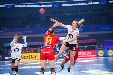 DORTMUND, Almanya - 9 Aralık 2025: Reistad Henny Ella - Dünya Bayanlar Hentbol Şampiyonası 2025 Norveç ve Karadağ Westfallenhalle 'de karşı karşıya.