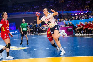 DORTMUND, Almanya - 9 Aralık 2025: Reistad Henny Ella - Dünya Bayanlar Hentbol Şampiyonası 2025 Norveç ve Karadağ Westfallenhalle 'de karşı karşıya.