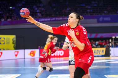 DORTMUND, GERMANY - 9 Aralık 2025: Djurdjina Jaukoviç - Dünya Bayanlar Hentbol Şampiyonası 2025 Norveç ve Karadağ Westfallenhalle 'de karşı karşıya.