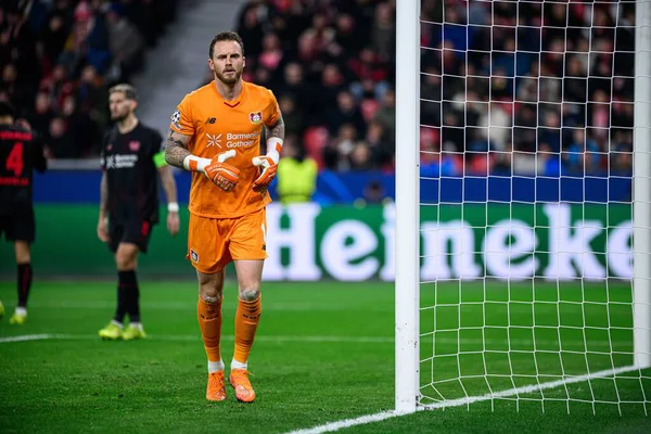 LEVERKUSEN, GERMANY - 10 ARALIK 2025: Mark Flekken - UEFA Şampiyonlar Ligi, Bayer 04 Leverkusen-Newcastle United maçı Bayarena 'da.