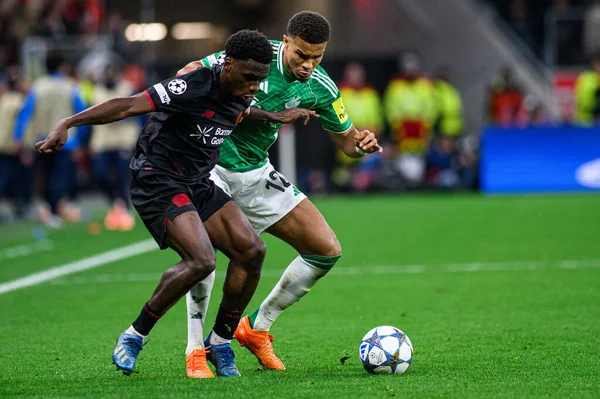 LEVERKUSEN, GERMANY - 10 ARALIK, 2025: Ernest Poku, Malick Thiaw - UEFA Şampiyonlar Ligi, Bayer 04 Leverkusen - Newcastle United.