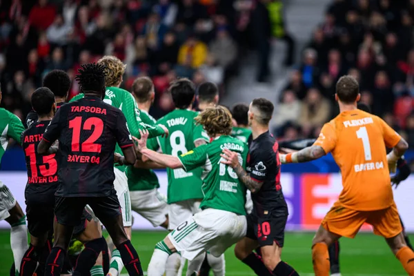 LEVERKUSEN, GERMANY - 10 ARALIK, 2025: - UEFA Şampiyonlar Ligi, Bayer 04 Leverkusen-Newcastle United maçı Bayarena 'da.