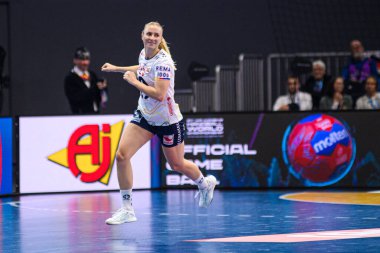 DORTMUND, Almanya - 9 Aralık 2025: Reistad Henny Ella - Dünya Bayanlar Hentbol Şampiyonası 2025 Norveç ve Karadağ Westfallenhalle 'de karşı karşıya.