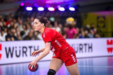 DORTMUND, GERMANY - 9 Aralık 2025: Jelena Vukceviç - Dünya Bayanlar Hentbol Şampiyonası 2025 Norveç ve Karadağ Westfallenhalle 'de karşı karşıya.